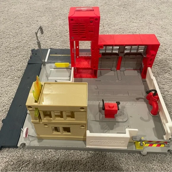 Matchbox Action Drivers Fire Station Playset - Picture 4 of 4